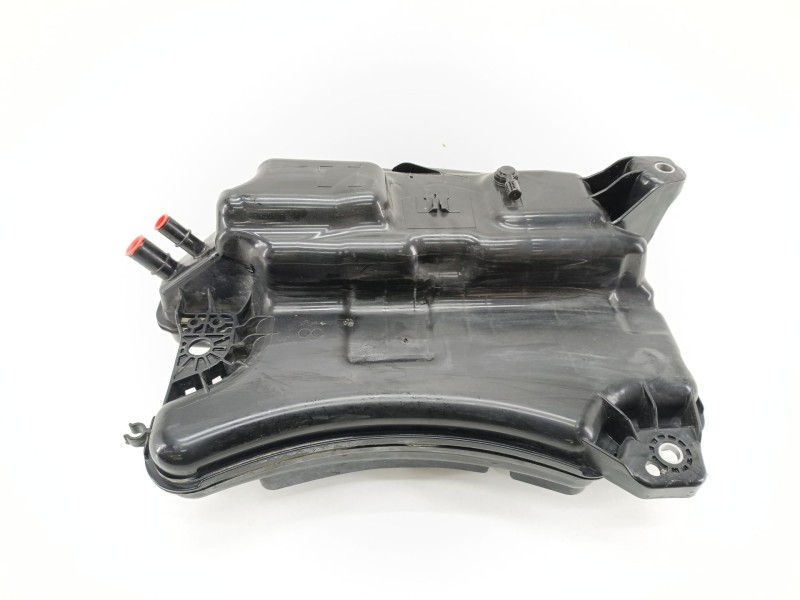 Recambio de deposito adblue para volkswagen golf vii variant (ba5, bv5) 1.6 tdi referencia OEM IAM 5Q0131877F  