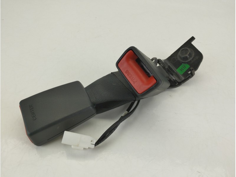Recambio de enganche cinturon trasero izquierdo para kia stonic (yb) 1.0 t-gdi referencia OEM IAM 898J0H8200WK  