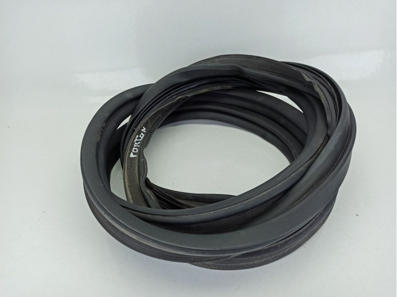 Recambio de gomas contorno puerta para kia stonic (yb) 1.0 t-gdi referencia OEM IAM 87321H8400  