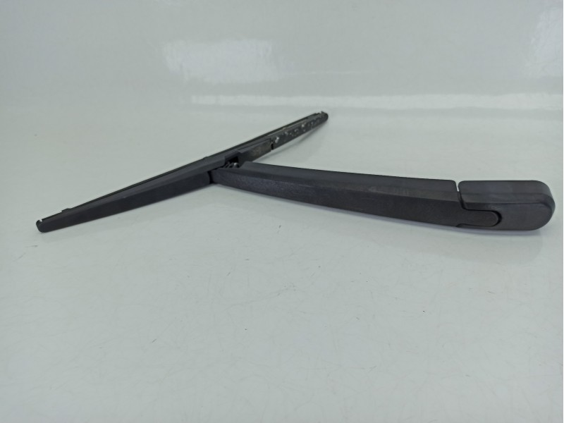 Recambio de brazo limpia trasero para kia stonic (yb) 1.0 t-gdi referencia OEM IAM 988152P000  