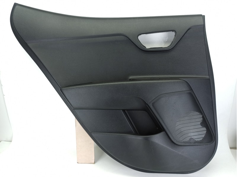 Recambio de guarnecido puerta trasera izquierda para kia stonic (yb) 1.0 t-gdi referencia OEM IAM 83301H8510WK  