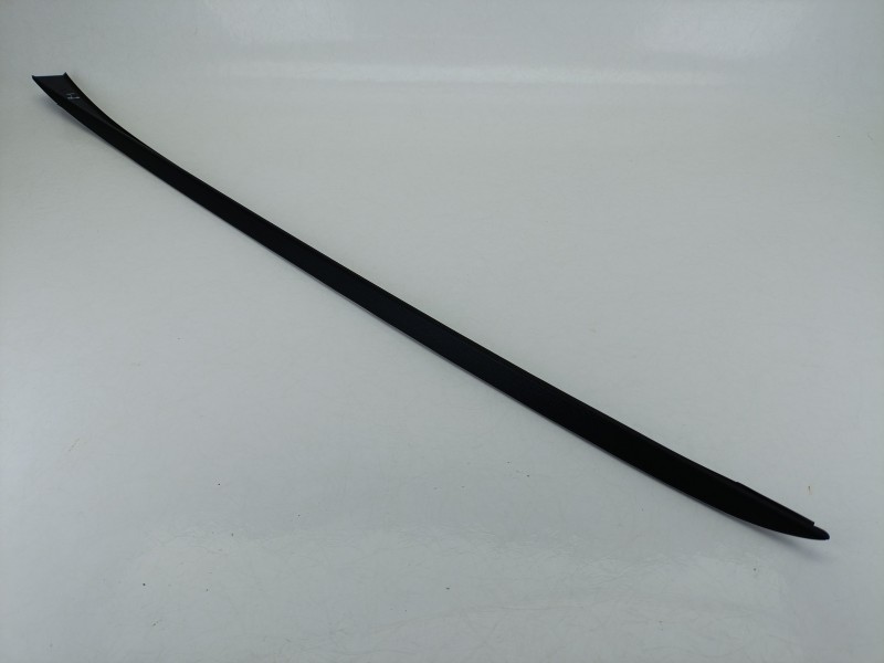 Recambio de moldura para hyundai i30 station wagon (pde) 1.0 t-gdi referencia OEM IAM 86131G4000  