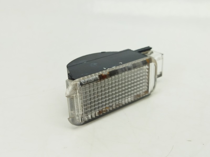 Recambio de luz interior para audi a4 b8 (8k2) 2.0 tdi referencia OEM IAM 4B09475A  