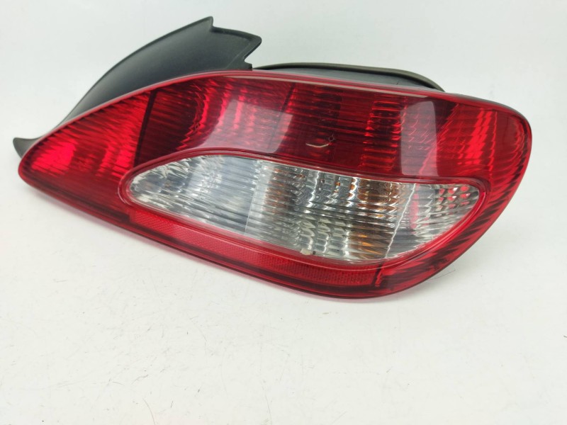 Recambio de piloto trasero derecho para peugeot 406 coupé (8c) 2.2 hdi referencia OEM IAM 2289D  