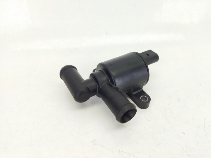 Recambio de bomba agua para audi a4 b8 (8k2) 2.0 tdi referencia OEM IAM 4H0121671D  