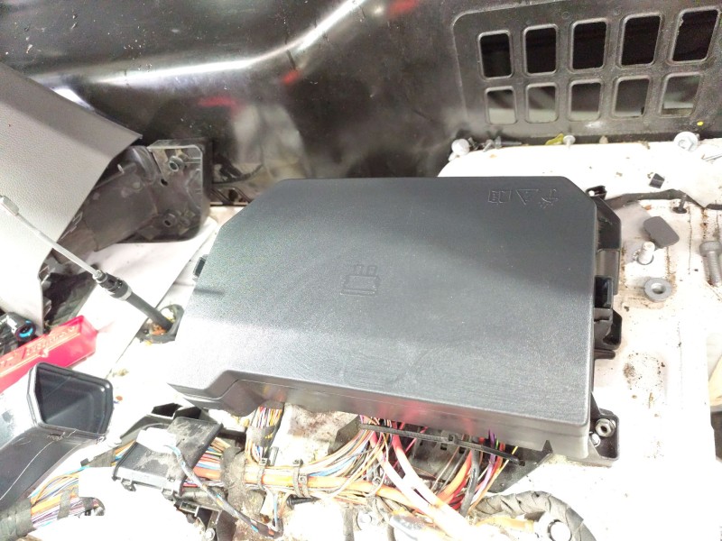 Recambio de caja reles / fusibles para volkswagen crafter furgoneta (sy_, sx_) 2.0 tdi rwd referencia OEM IAM   
