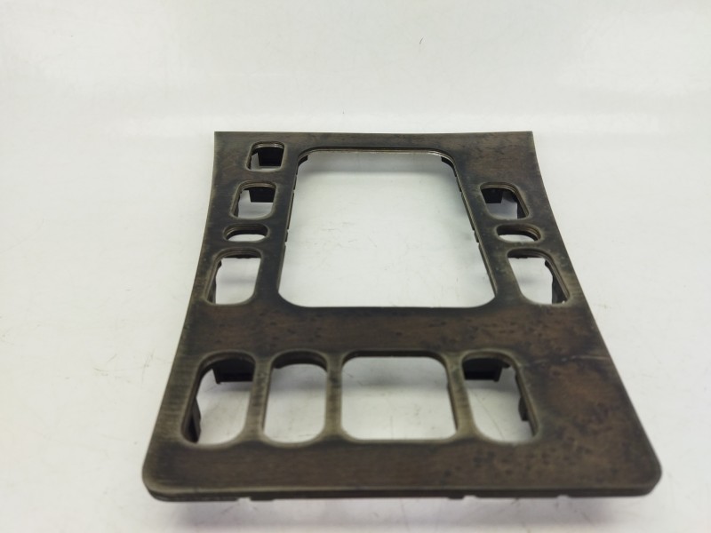 Recambio de moldura para mercedes-benz clase e (w210) e 240 (210.062) referencia OEM IAM A2106830108  