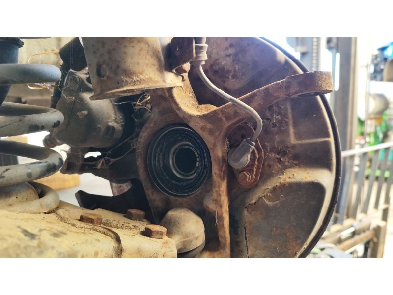 Recambio de mangueta delantera izquierda para santana 300/350 1.6 hdi 4x4 referencia OEM IAM   