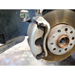 PINZA DE FRENO DELANTERA IZQUIERDA 8V0615123 