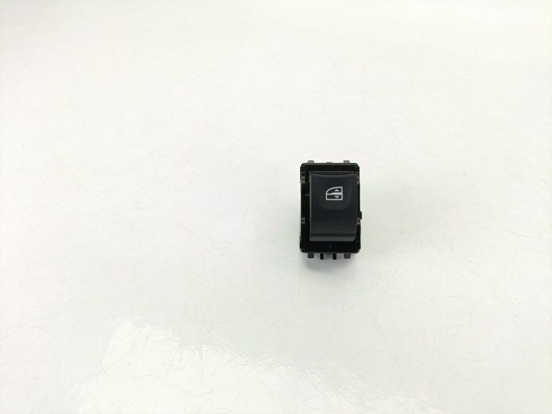 Recambio de mando elevalunas trasero izquierdo para renault megane iv hatchback (b9a/m/n_) 1.2 tce 100 (b9ms) referencia OEM IAM