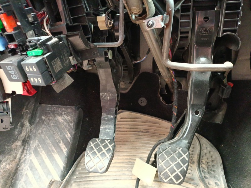 Recambio de pedal embrague para volkswagen t-roc (a11, d11) 1.0 tsi referencia OEM IAM 5Q1721321C  