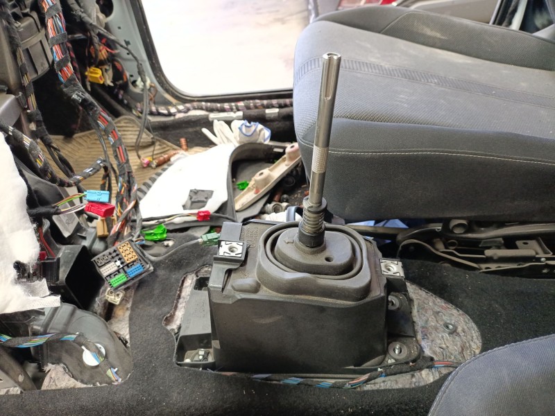 Recambio de palanca cambio para volkswagen t-roc (a11, d11) 1.0 tsi referencia OEM IAM 5WA711049AH  