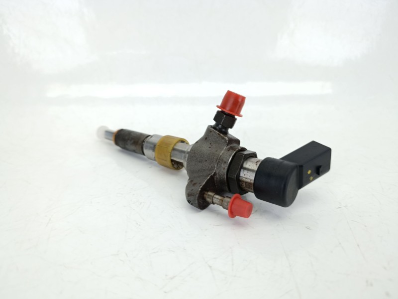 Recambio de inyector para ford focus iii turnier 1.6 tdci referencia OEM IAM 9674973080  