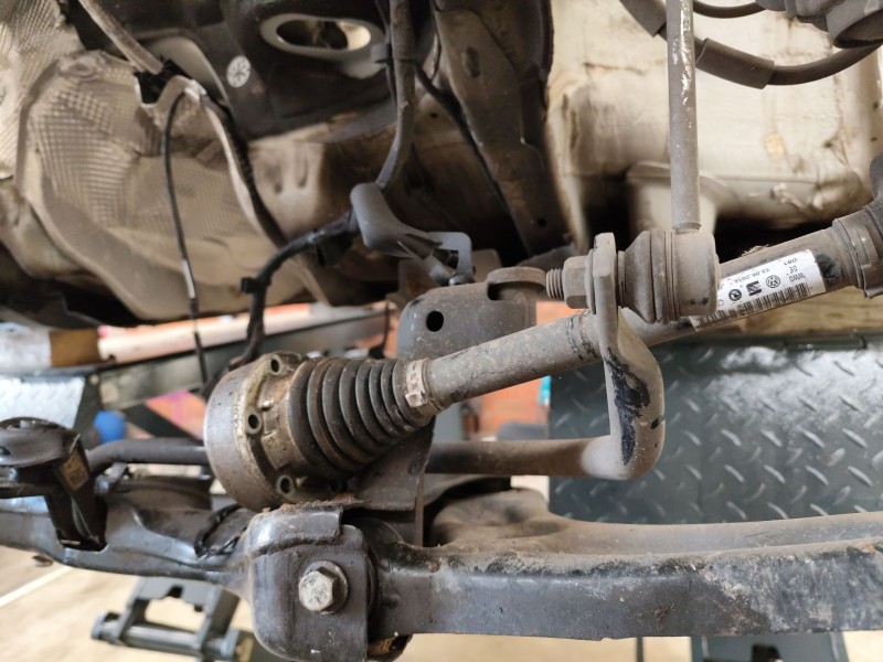 Recambio de barra estabilizadora delantera para seat leon st (5f8) 1.6 tdi referencia OEM IAM 5Q0411303R  