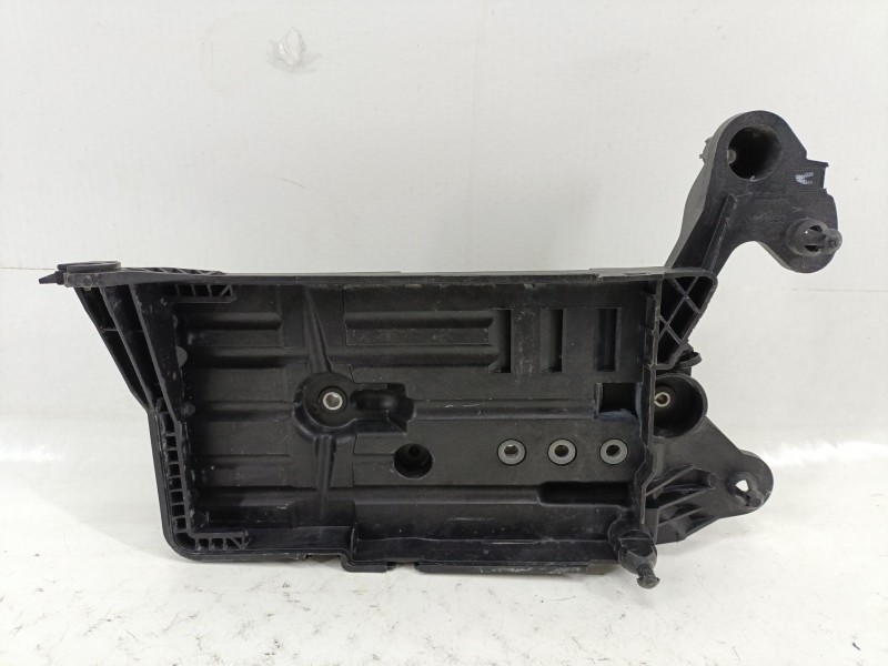 Recambio de soporte bateria para volkswagen t-roc (a11, d11) 1.0 tsi referencia OEM IAM 5Q0915331  