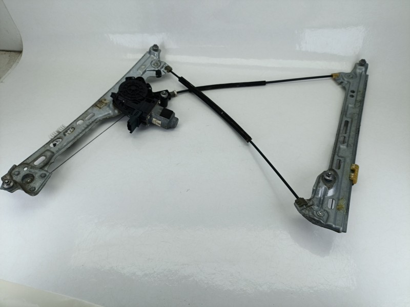 Recambio de elevalunas delantero derecho para renault megane iv hatchback (b9a/m/n_) 1.2 tce 100 (b9ms) referencia OEM IAM 80720