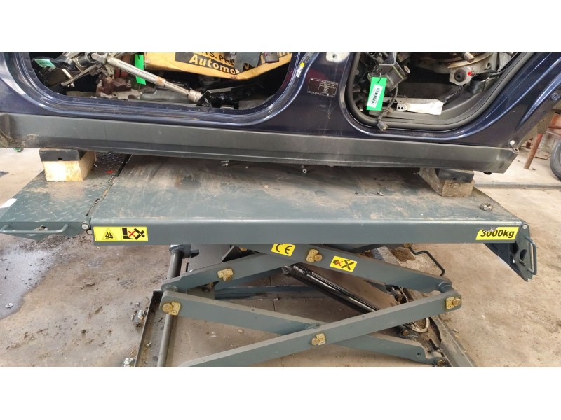 Recambio de faldon lateral para land rover discovery sport (l550) 2.0 d 4x4 referencia OEM IAM LR058524  