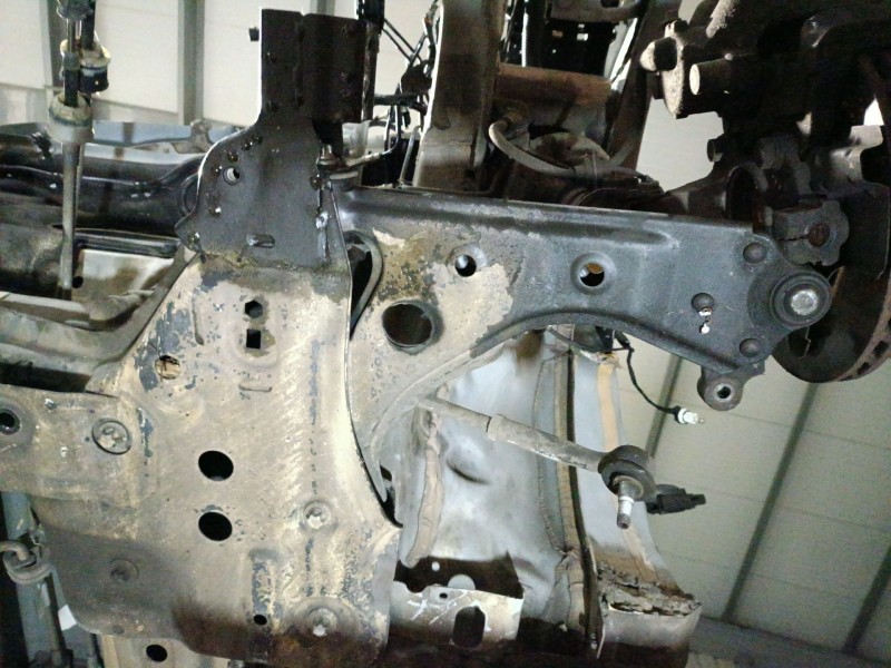 Recambio de brazo suspension inferior delantero izquierdo para opel corsa e (x15) 1.3 cdti (08, 68) referencia OEM IAM 13426552 