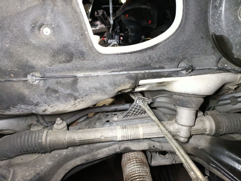 Recambio de barra estabilizadora delantera para opel corsa e (x15) 1.3 cdti (08, 68) referencia OEM IAM 13343140  