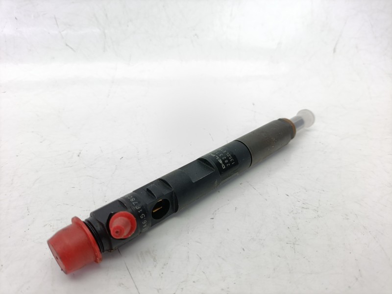 Recambio de inyector para renault clio iii (br0/1, cr0/1) 1.5 dci referencia OEM IAM 166000897R  