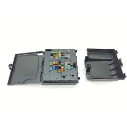 CAJA RELES / FUSIBLES SV4T14D068EAC 