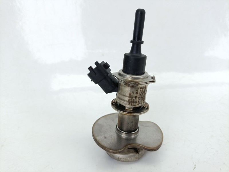 Recambio de inyector para volkswagen caddy v monospace (sbb, sbj) 2.0 tdi bmt referencia OEM IAM 05L131113AD  