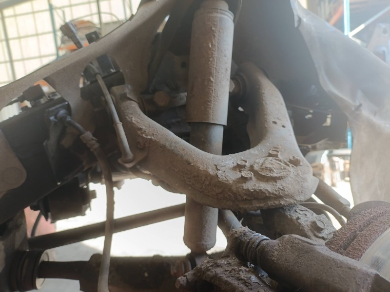 Recambio de amortiguador delantero derecho para nissan terrano ii (r20) 2.7 tdi 4wd referencia OEM IAM   