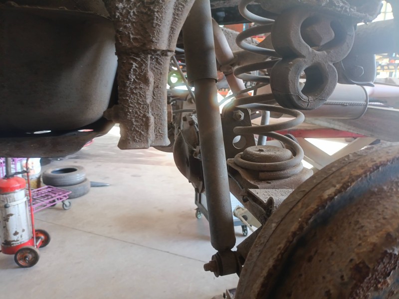 Recambio de amortiguador trasero derecho para nissan terrano ii (r20) 2.7 tdi 4wd referencia OEM IAM   