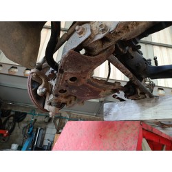 BRAZO SUSPENSION INFERIOR DELANTERO DERECHO 