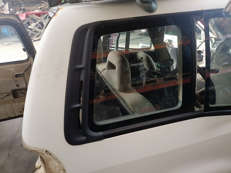Recambio de luna custodia trasera derecha para nissan terrano ii (r20) 2.7 tdi 4wd referencia OEM IAM   