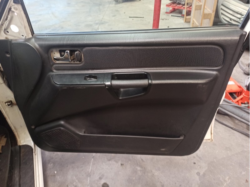 Recambio de guarnecido puerta delantera derecha para nissan terrano ii (r20) 2.7 tdi 4wd referencia OEM IAM   