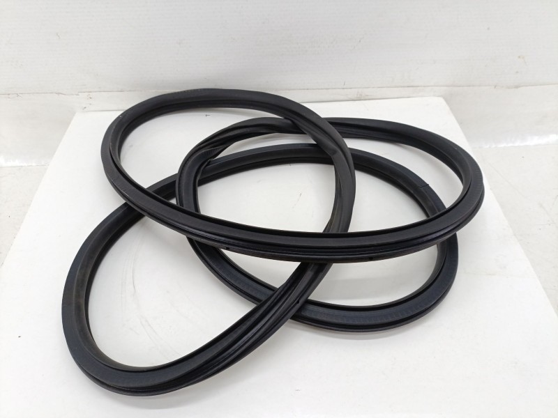 Recambio de gomas contorno puerta para opel corsa e (x15) 1.3 cdti (08, 68) referencia OEM IAM 5157215  