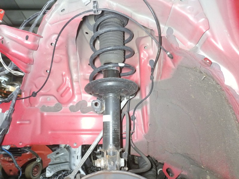 Recambio de amortiguador delantero izquierdo para toyota yaris (_p13_) 1.0 (ksp130_) referencia OEM IAM 485200D281  