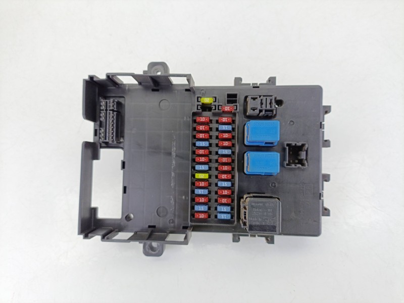 Recambio de caja reles / fusibles para nissan terrano ii (r20) 2.7 tdi 4wd referencia OEM IAM 243509F500  