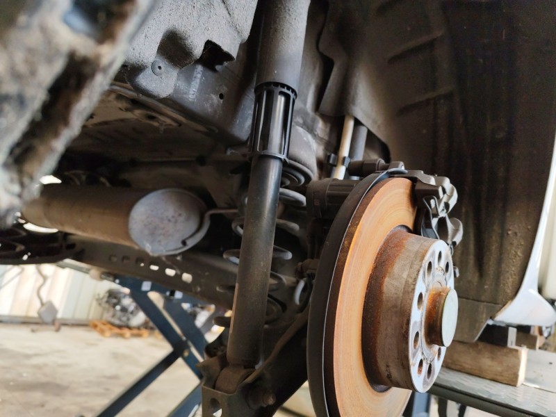 Recambio de juego amortiguadores trasero para seat leon st (5f8) 1.6 tdi referencia OEM IAM 5Q0512013ES  