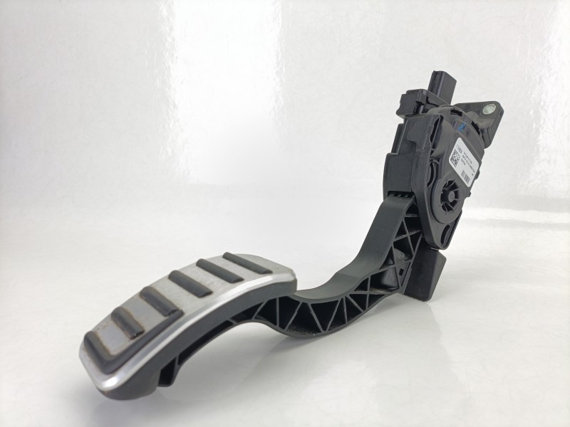 Recambio de potenciometro pedal para volvo v40 hatchback (525) d2 referencia OEM IAM 31341776  